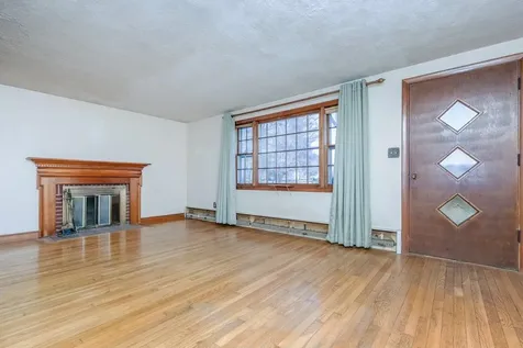 37 Iris Avenue Salem NH 03079