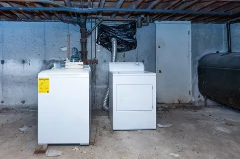 37 Iris Avenue Salem NH 03079