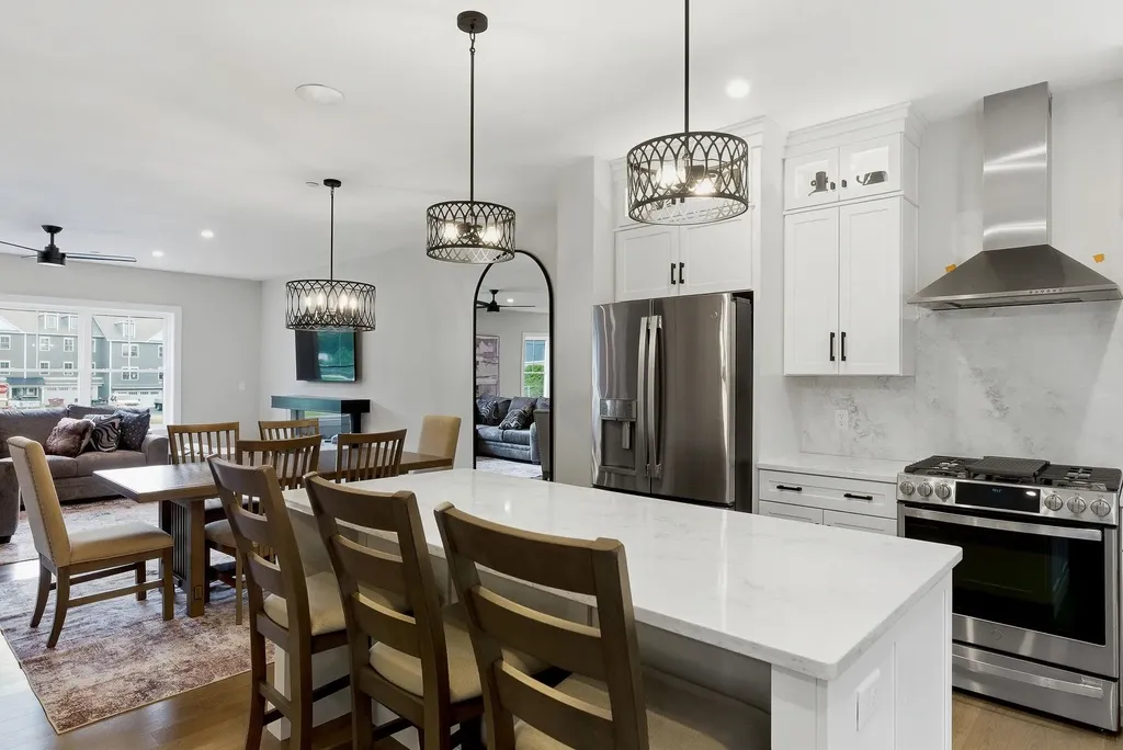 34 Elise Avenue Londonderry NH 03053