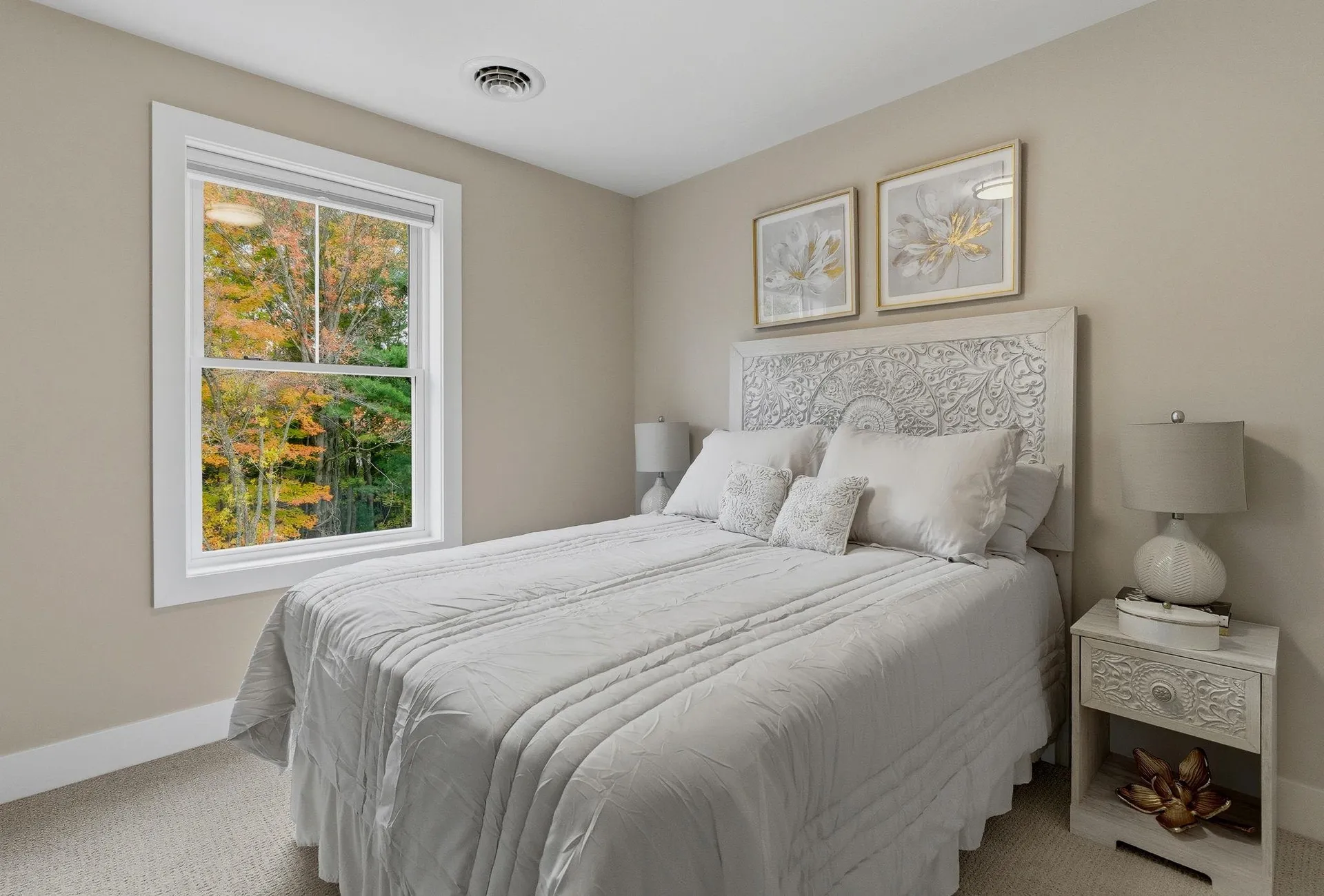 34 Elise Avenue Londonderry NH 03053