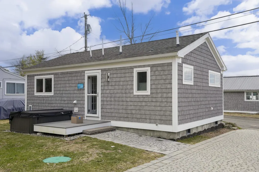 174-175 Lake Shore Drive Franklin NH 03235