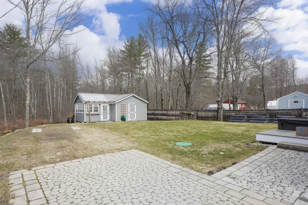 174-175 Lake Shore Drive Franklin NH 03235