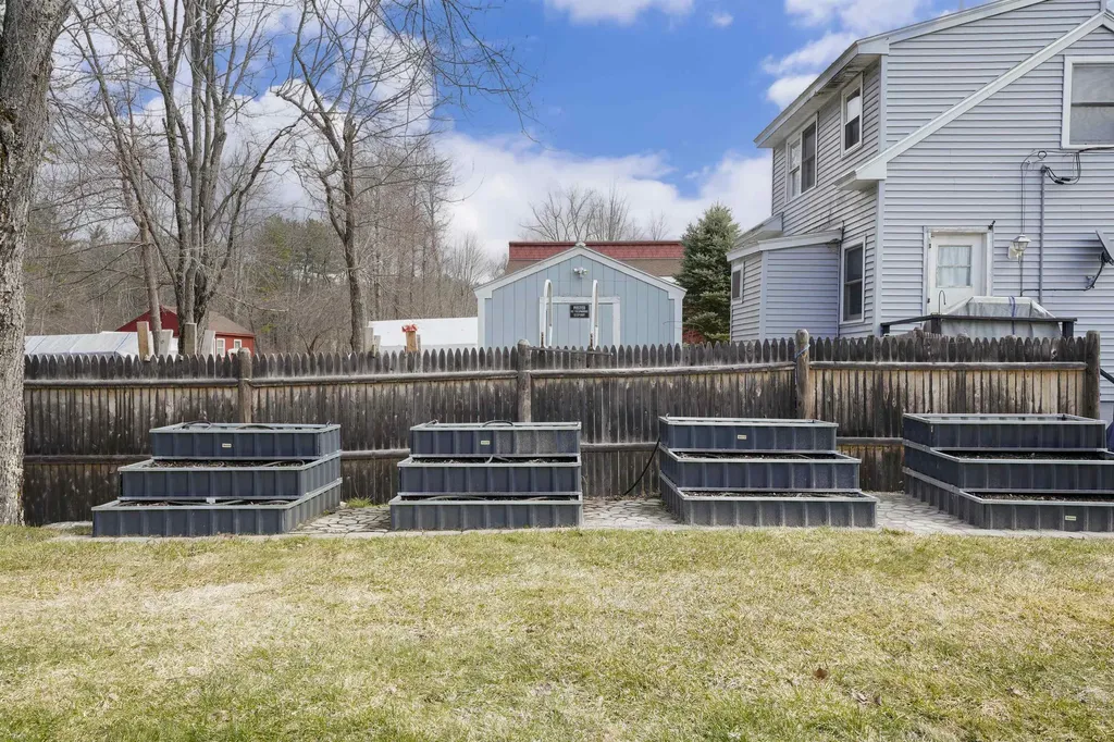 174-175 Lake Shore Drive Franklin NH 03235