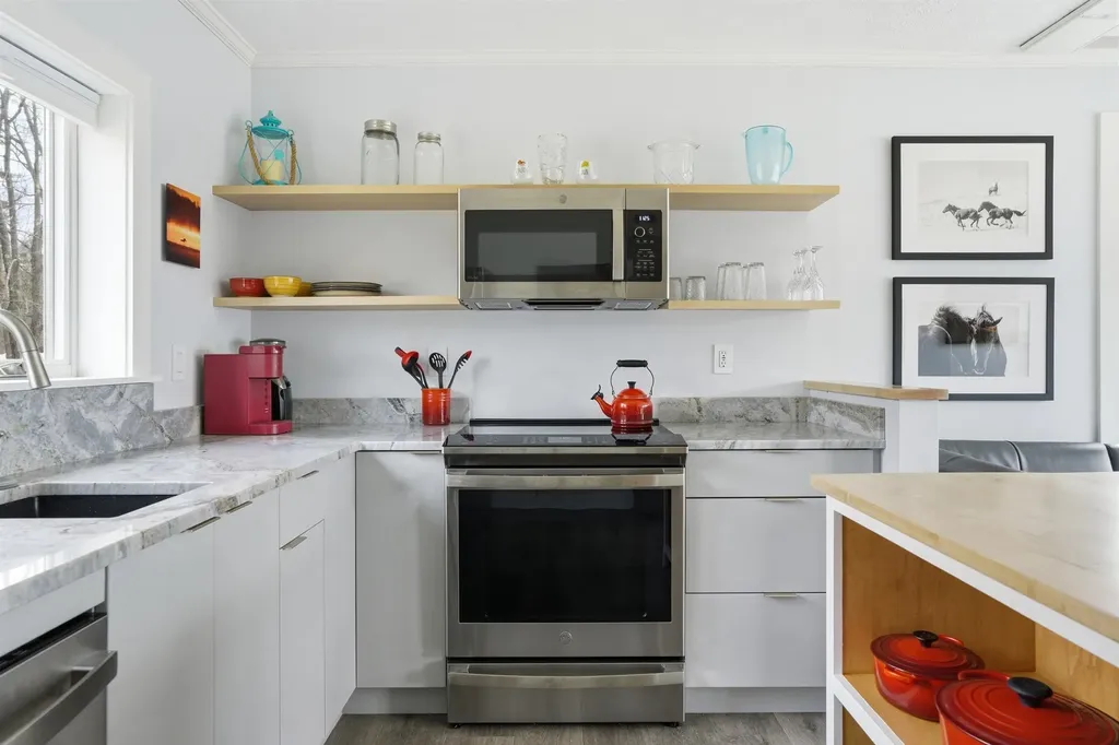 174-175 Lake Shore Drive Franklin NH 03235