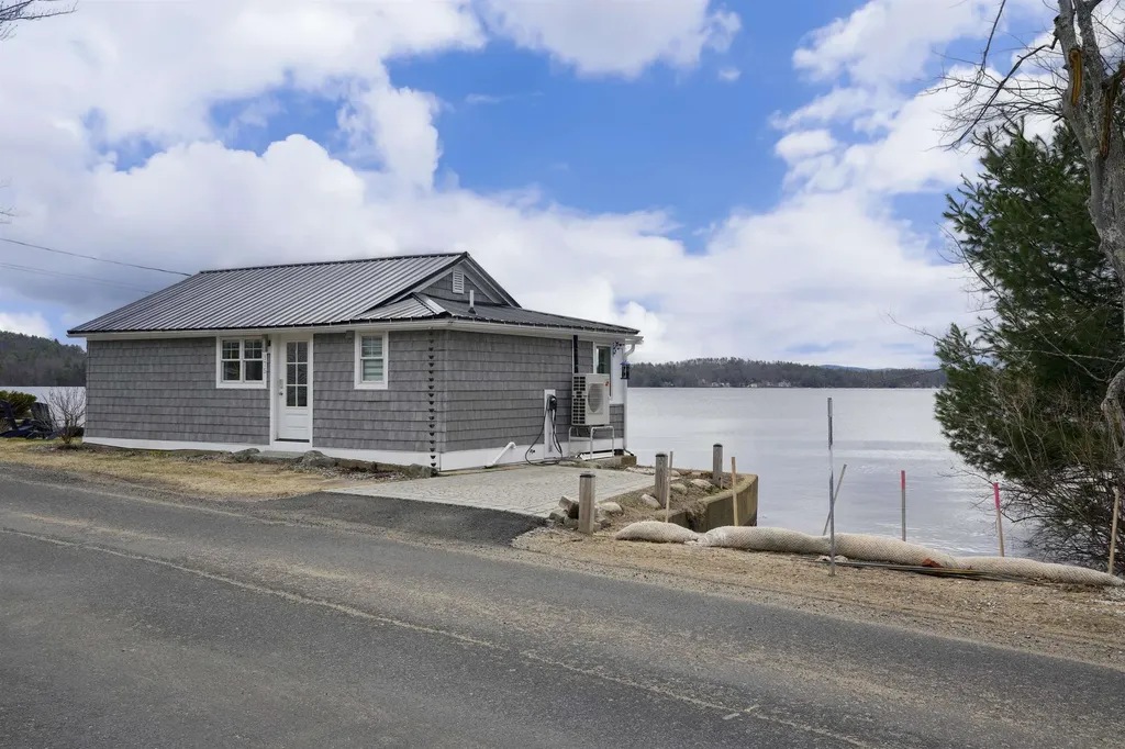 174-175 Lake Shore Drive Franklin NH 03235