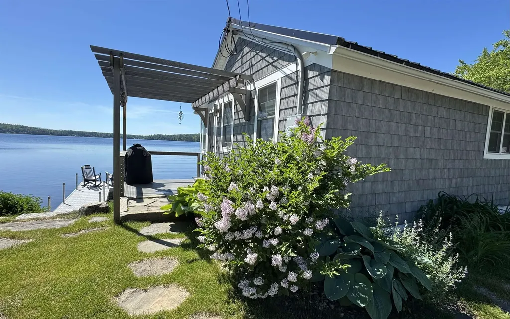 174-175 Lake Shore Drive Franklin NH 03235