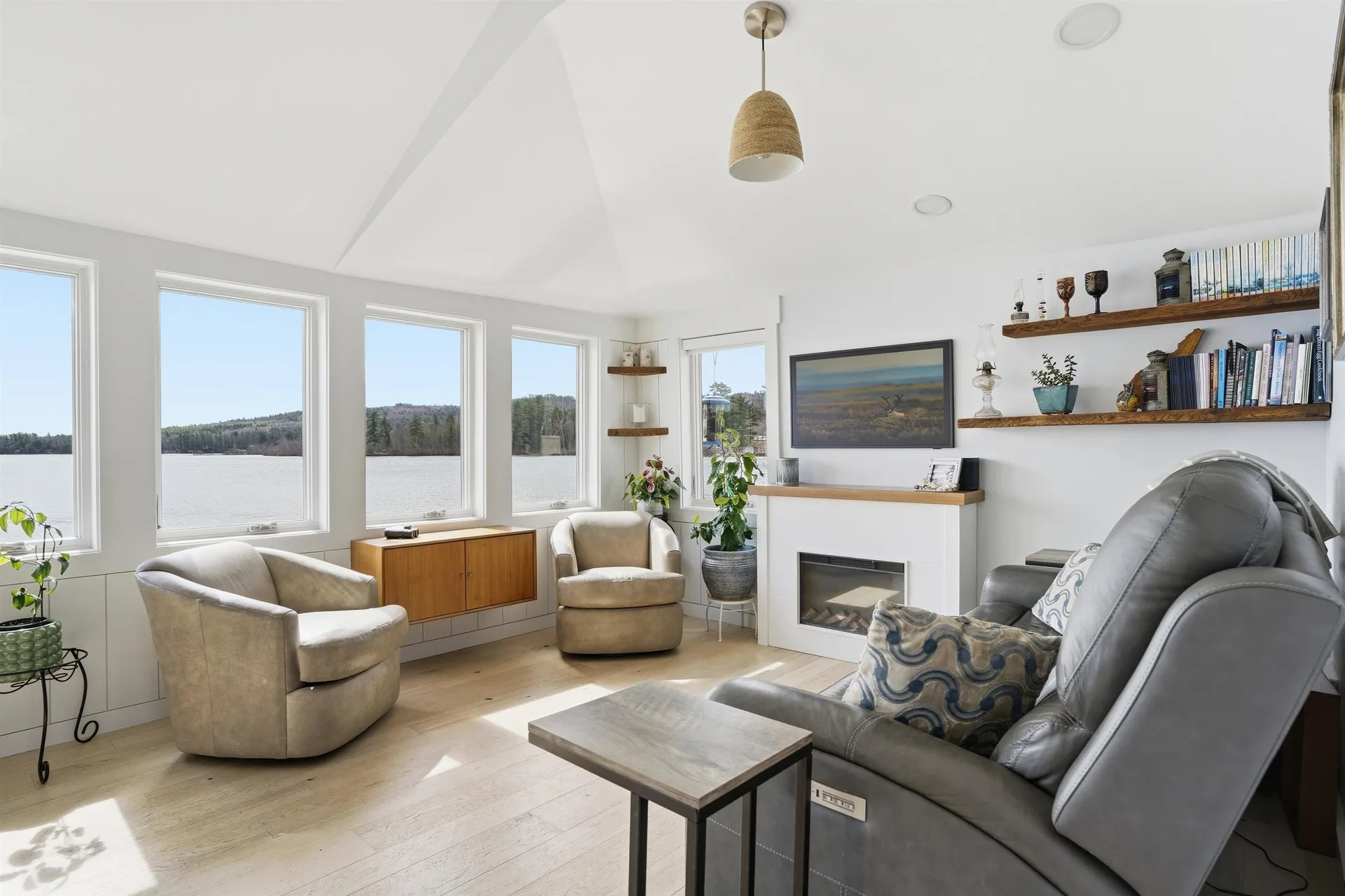 174-175 Lake Shore Drive Franklin NH 03235