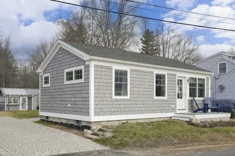 174-175 Lake Shore Drive Franklin NH 03235