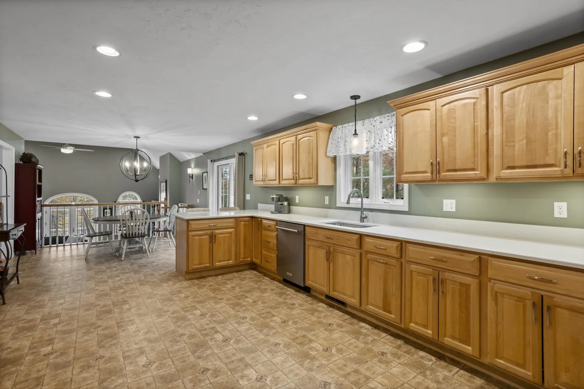 136 Wyndridge Circle Pelham NH 03076