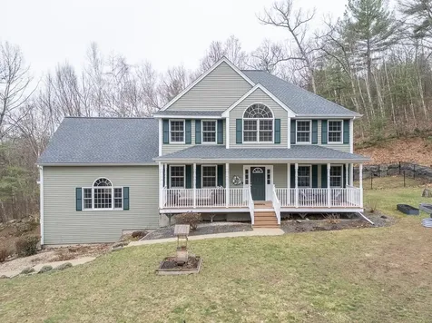136 Wyndridge Circle Pelham NH 03076