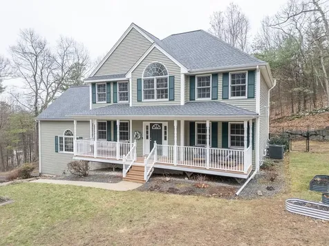 136 Wyndridge Circle Pelham NH 03076