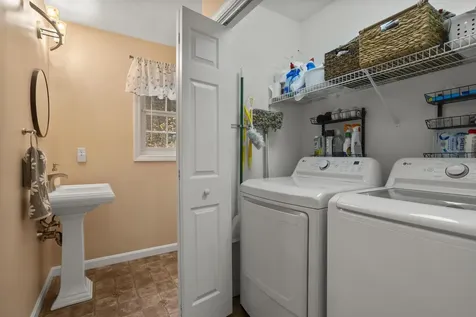 136 Wyndridge Circle Pelham NH 03076