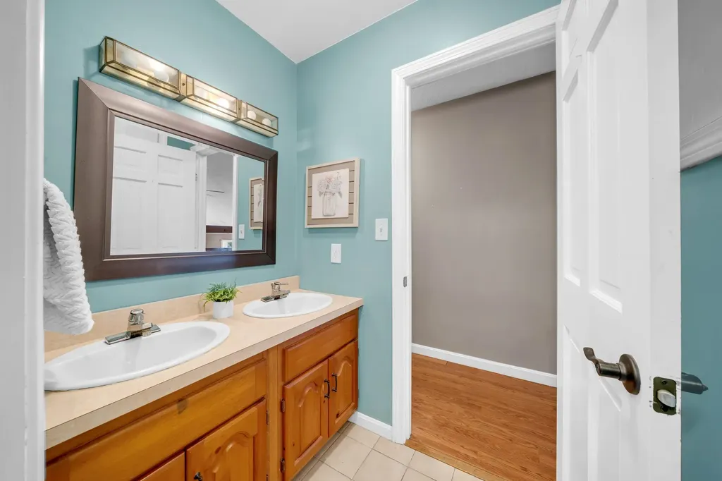 1 Williamsburg Drive Amherst NH 03031