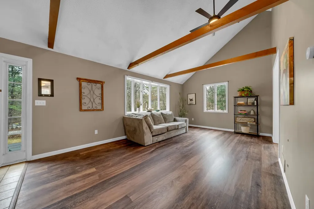 1 Williamsburg Drive Amherst NH 03031