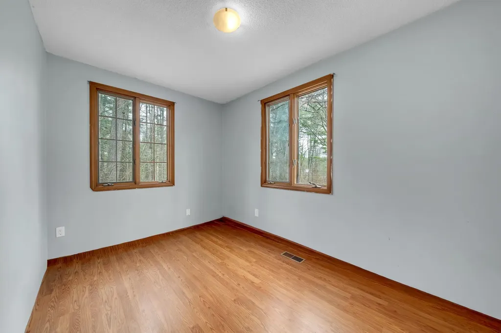 1 Williamsburg Drive Amherst NH 03031