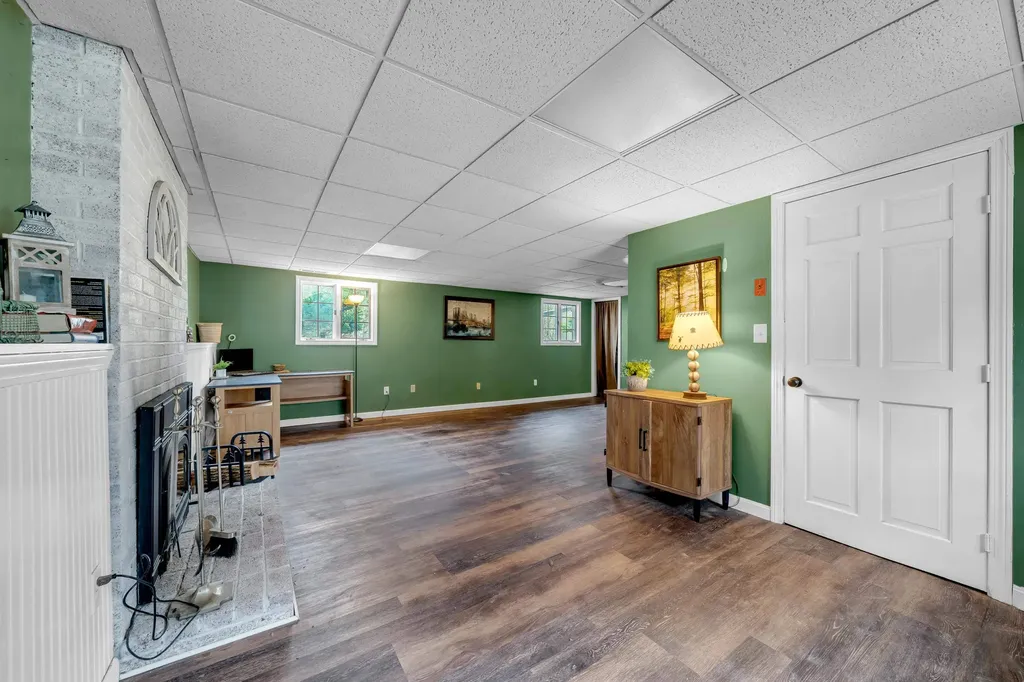 1 Williamsburg Drive Amherst NH 03031