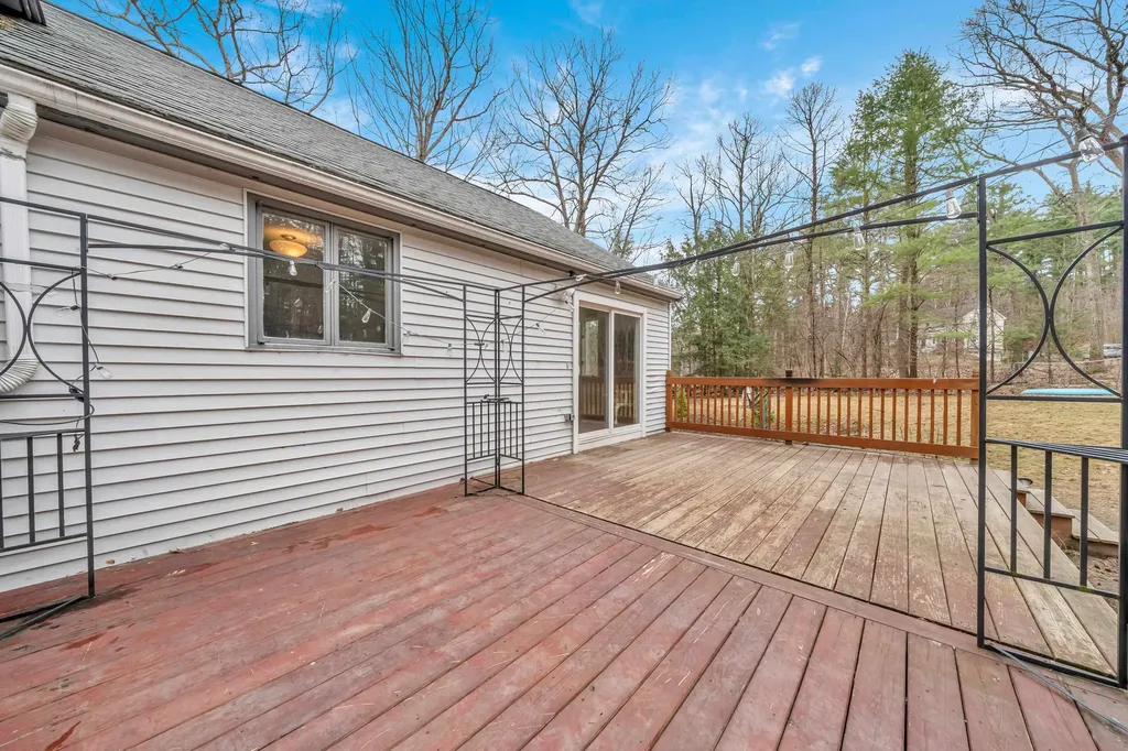 1 Williamsburg Drive Amherst NH 03031