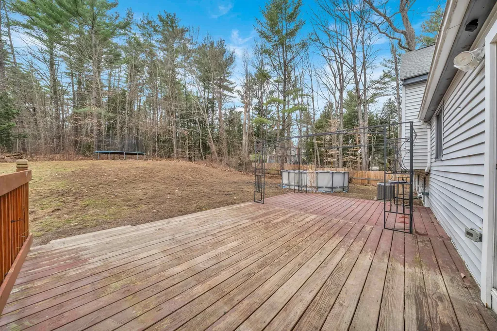 1 Williamsburg Drive Amherst NH 03031