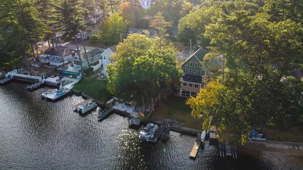 43 Shore Drive Salem NH 03079