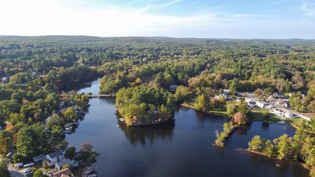 43 Shore Drive Salem NH 03079