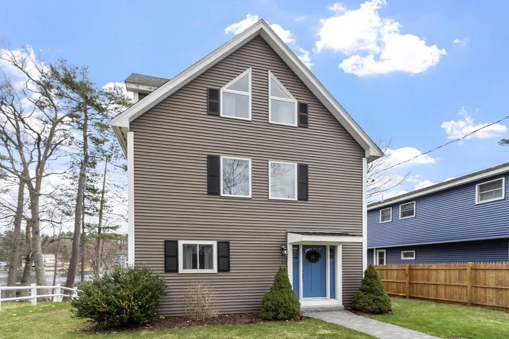 43 Shore Drive Salem NH 03079