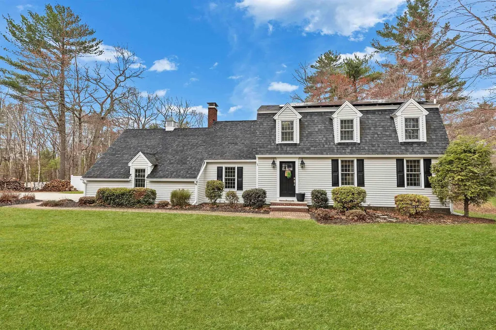 7 Kent Street Windham NH 03087