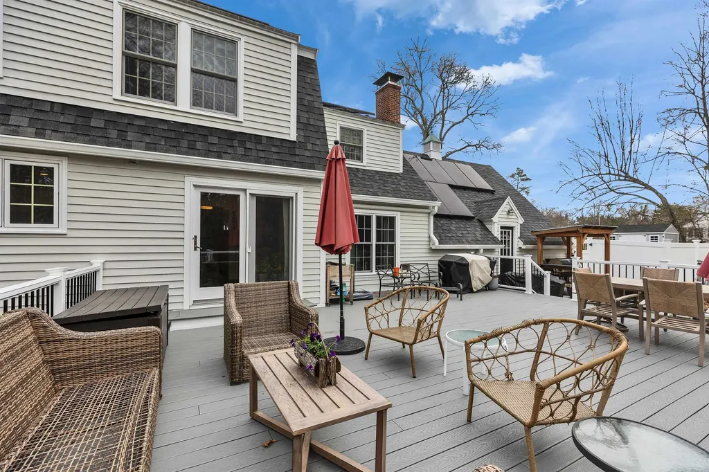 7 Kent Street Windham NH 03087