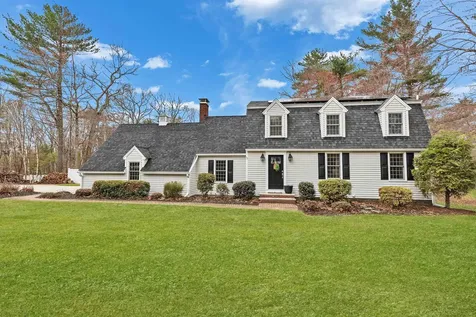 7 Kent Street Windham NH 03087