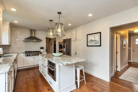7 Kent Street Windham NH 03087