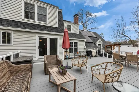 7 Kent Street Windham NH 03087