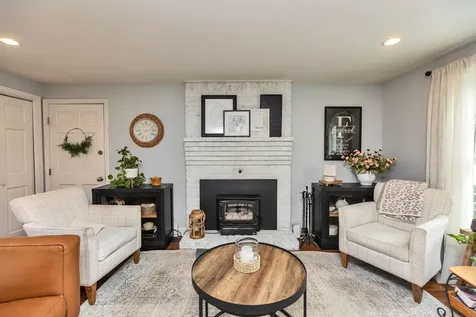 7 Kent Street Windham NH 03087