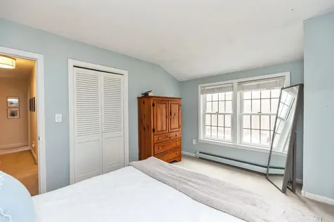 7 Kent Street Windham NH 03087