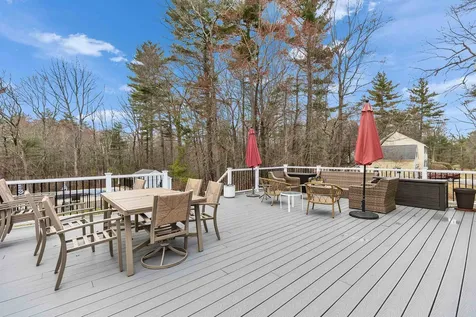 7 Kent Street Windham NH 03087