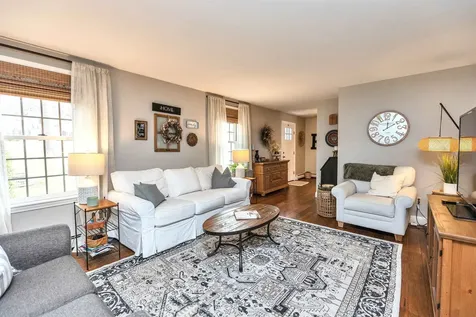 7 Kent Street Windham NH 03087