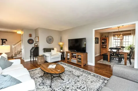 7 Kent Street Windham NH 03087