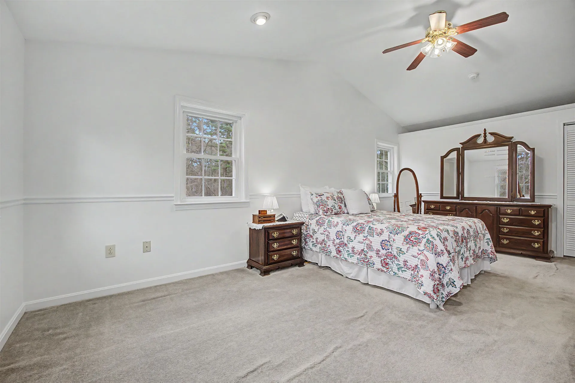 13 Glenview Drive Hudson NH 03051