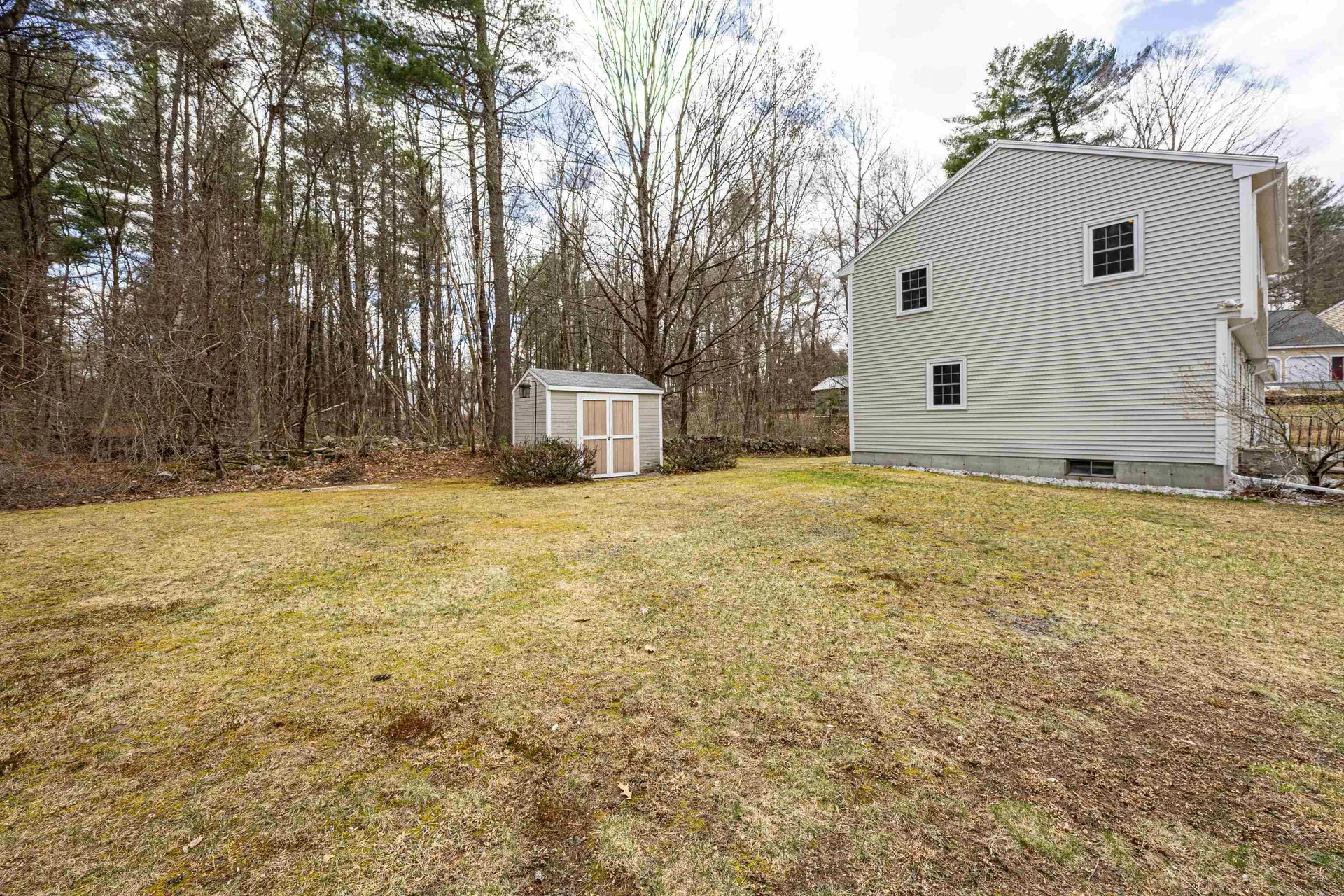 13 Glenview Drive Hudson NH 03051