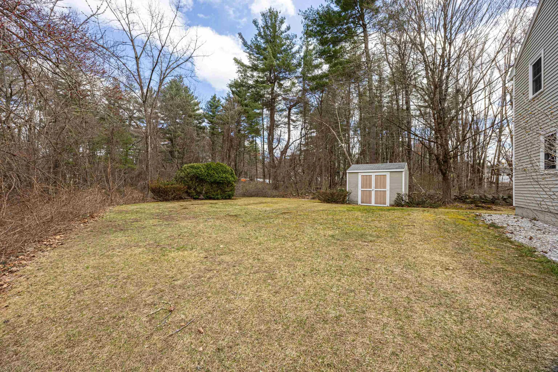 13 Glenview Drive Hudson NH 03051