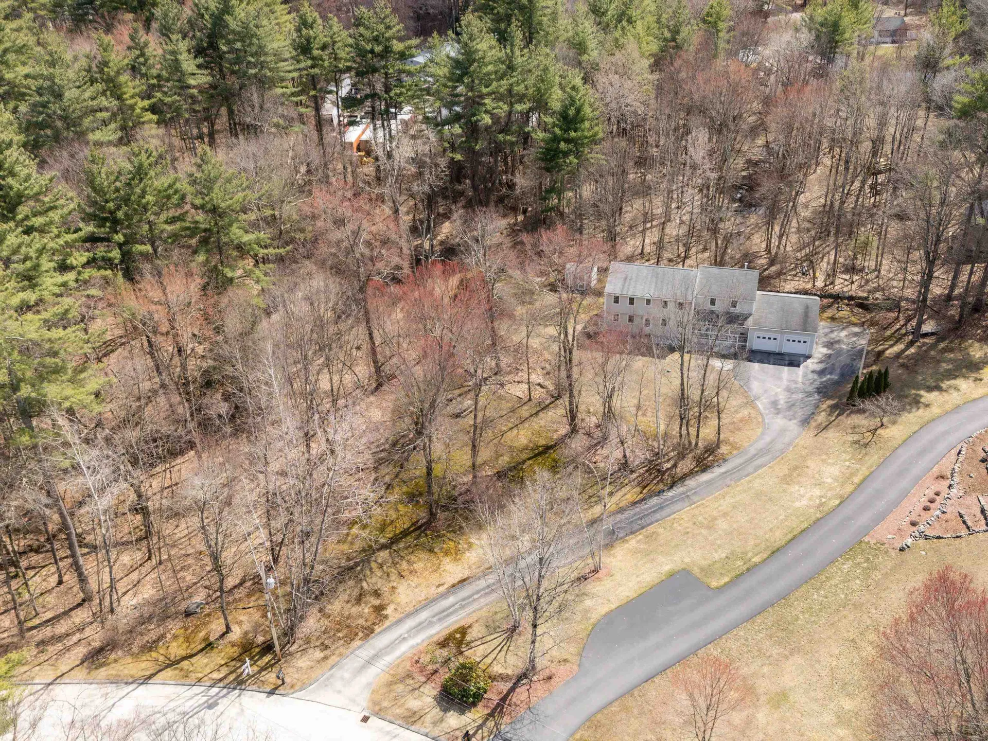 13 Glenview Drive Hudson NH 03051