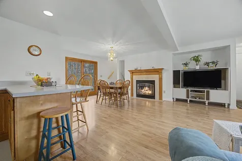 13 Glenview Drive Hudson NH 03051