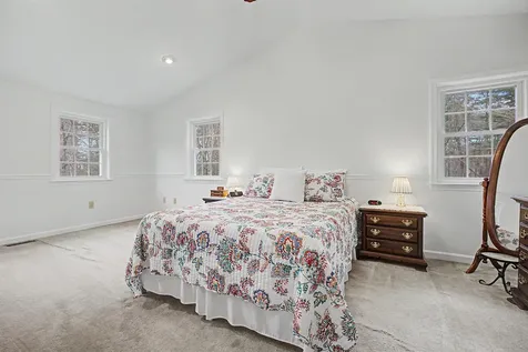 13 Glenview Drive Hudson NH 03051