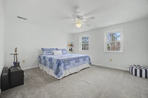 13 Glenview Drive Hudson NH 03051