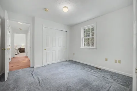 13 Glenview Drive Hudson NH 03051