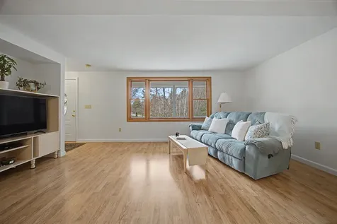 13 Glenview Drive Hudson NH 03051
