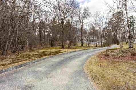 13 Glenview Drive Hudson NH 03051