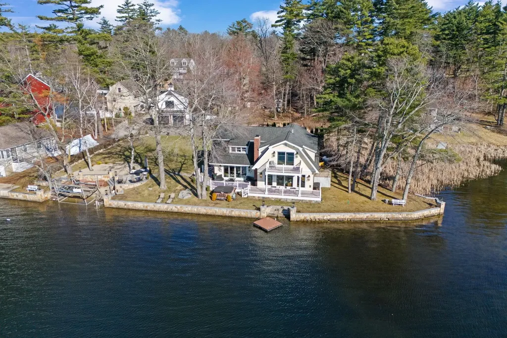 29-31 Walkeys Road Windham NH 03087