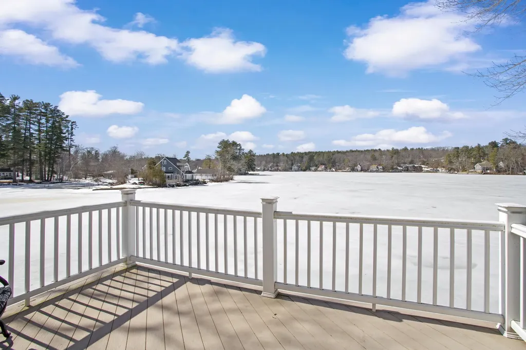 29-31 Walkeys Road Windham NH 03087