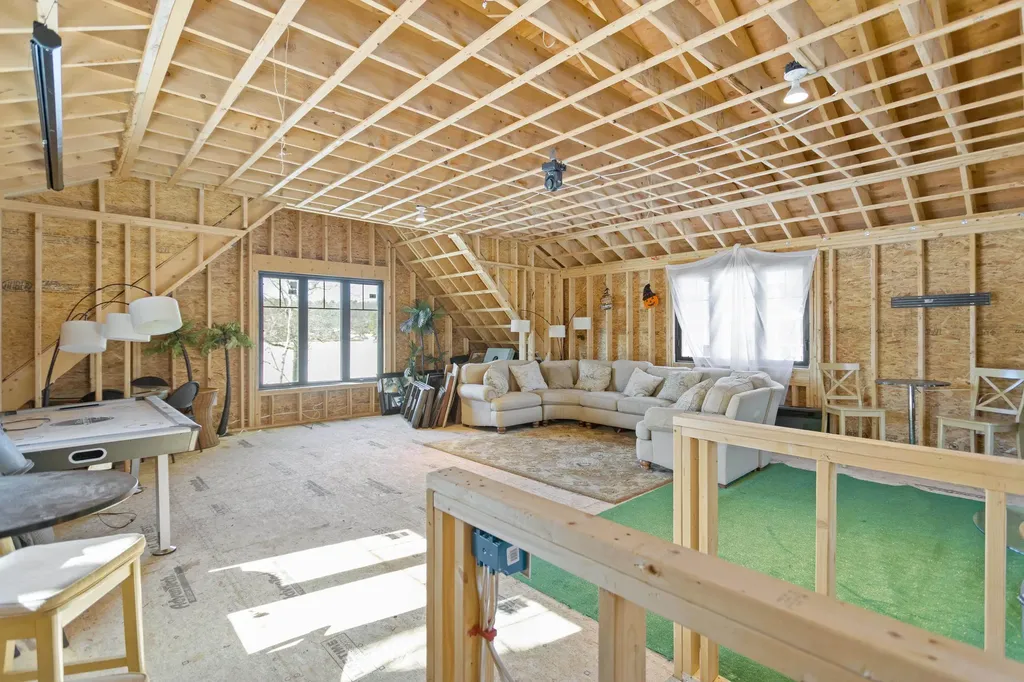 29-31 Walkeys Road Windham NH 03087