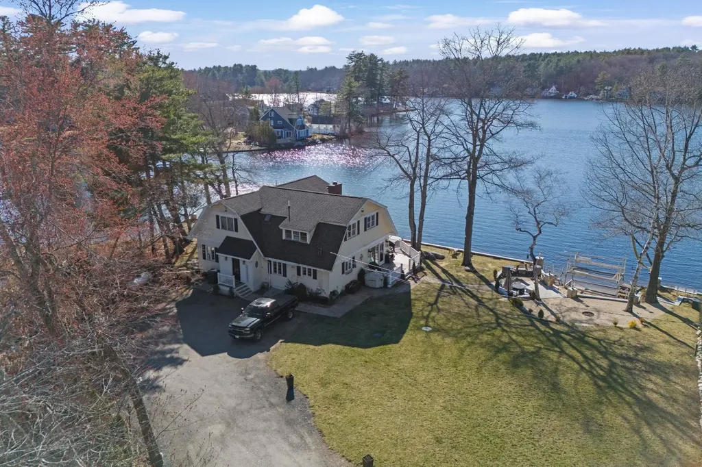 29-31 Walkeys Road Windham NH 03087