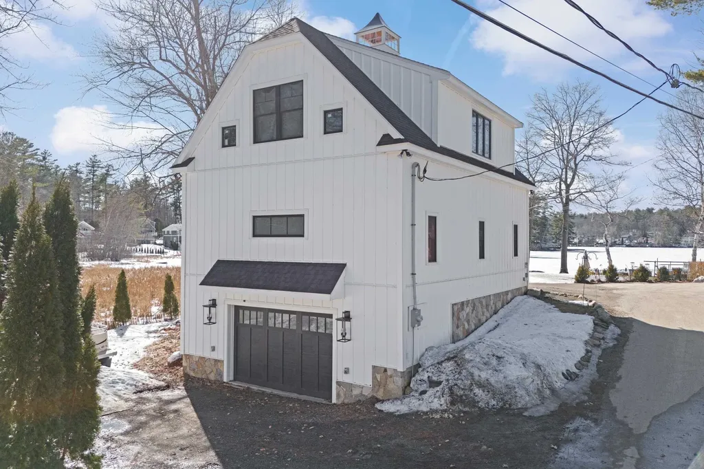 29-31 Walkeys Road Windham NH 03087